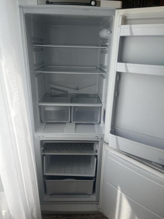 Холодильник б/у Indesit