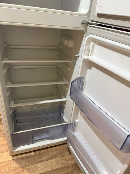 Продам Холодильник Беко