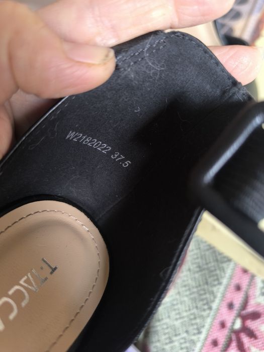 Продам туфли на шпильке