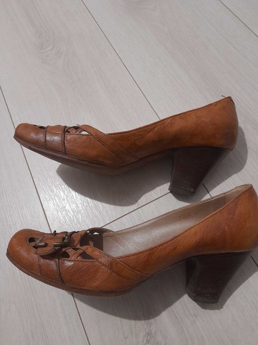 Pantofi din piele nr 37