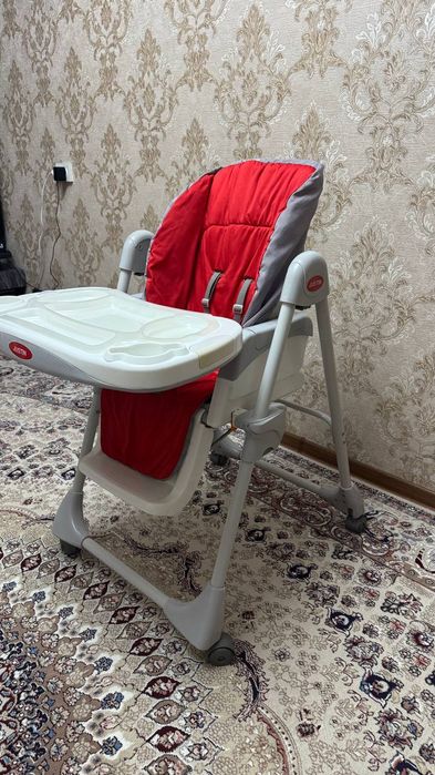 Детский стульчик для кормления