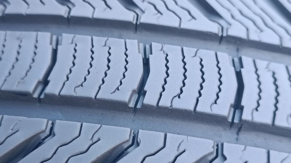 235/45/18 Continental Дот 3023