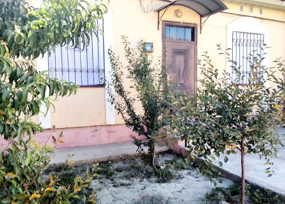 Зудлик билан сотилади 2 сотих катедж 3 хона саёхатда