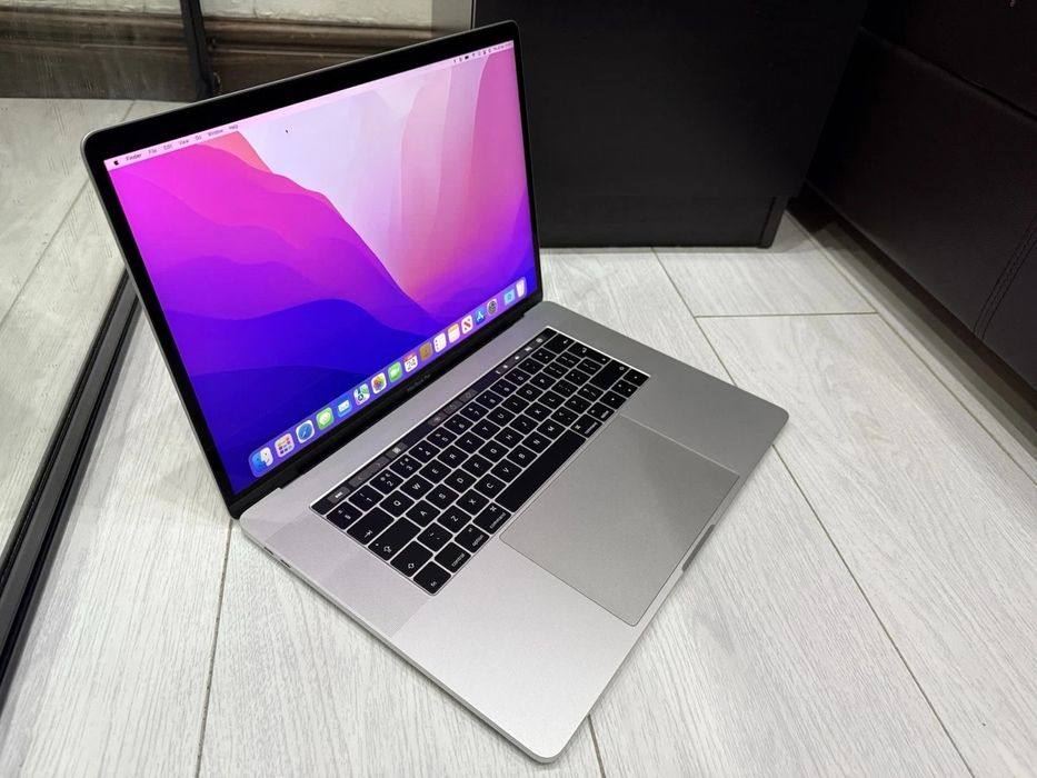 MacBook pro 16/512gb touch bar