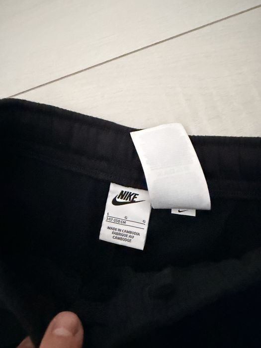 Vand pantaloni nike