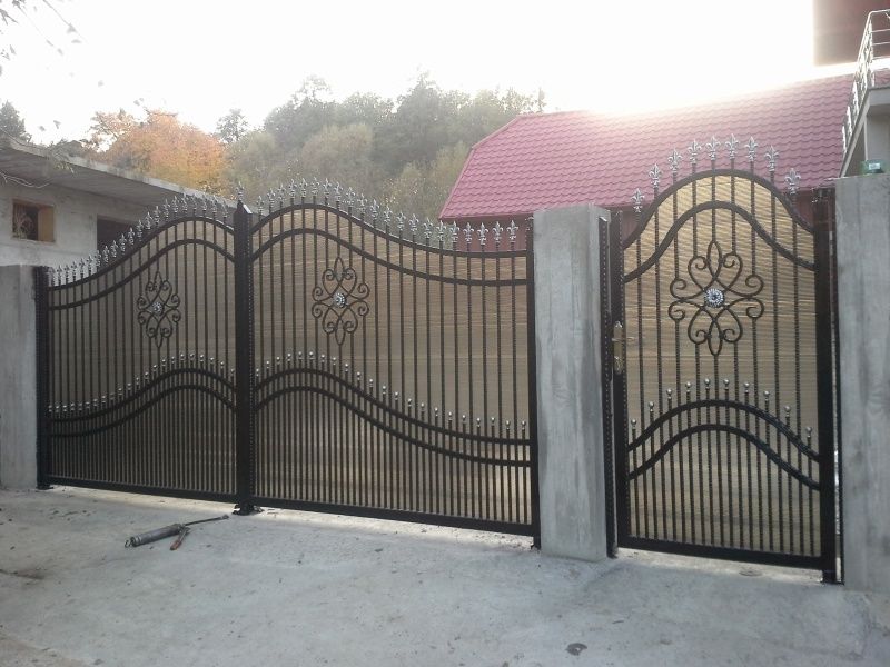 Porți, balustrade,scări interioare sau exterioare (confecții metalice)