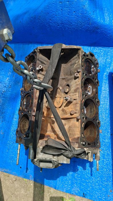 Блок 2UZ-FE Toyota 4.7