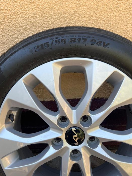 Продается комплект шин