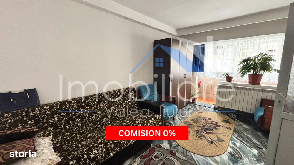 2 Garsoniere de vanzare, Petrosani, Str. Aviatorilor, langa posta