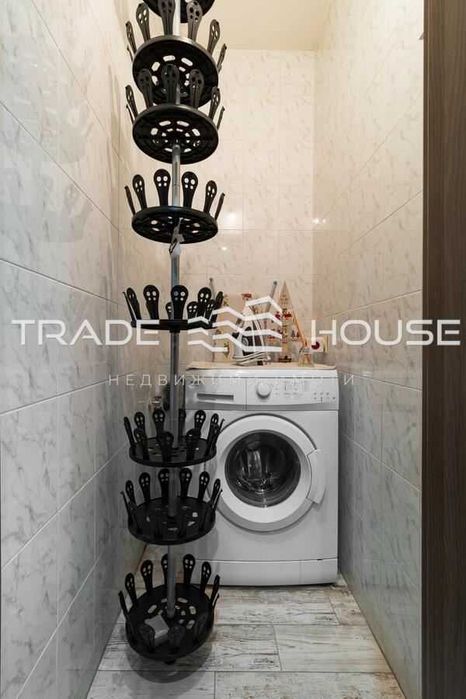 Дава се под наем Тристаен апартамент в Пловдив, Кършияка - 80 кв.м за 450 € - Снимка #9