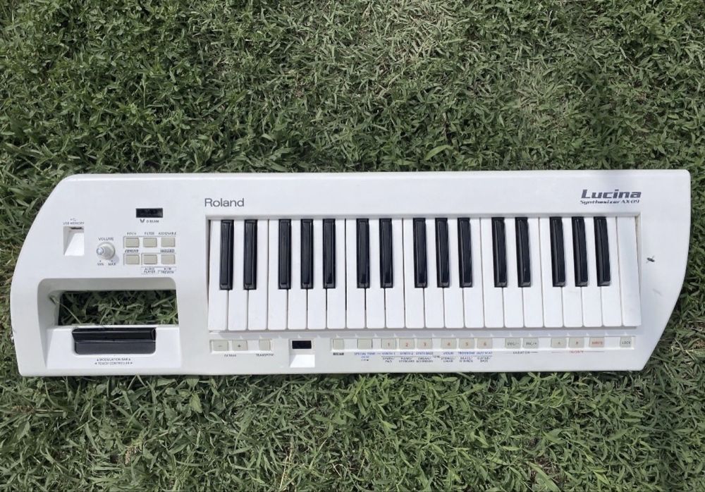 Keytar Roland Lucina