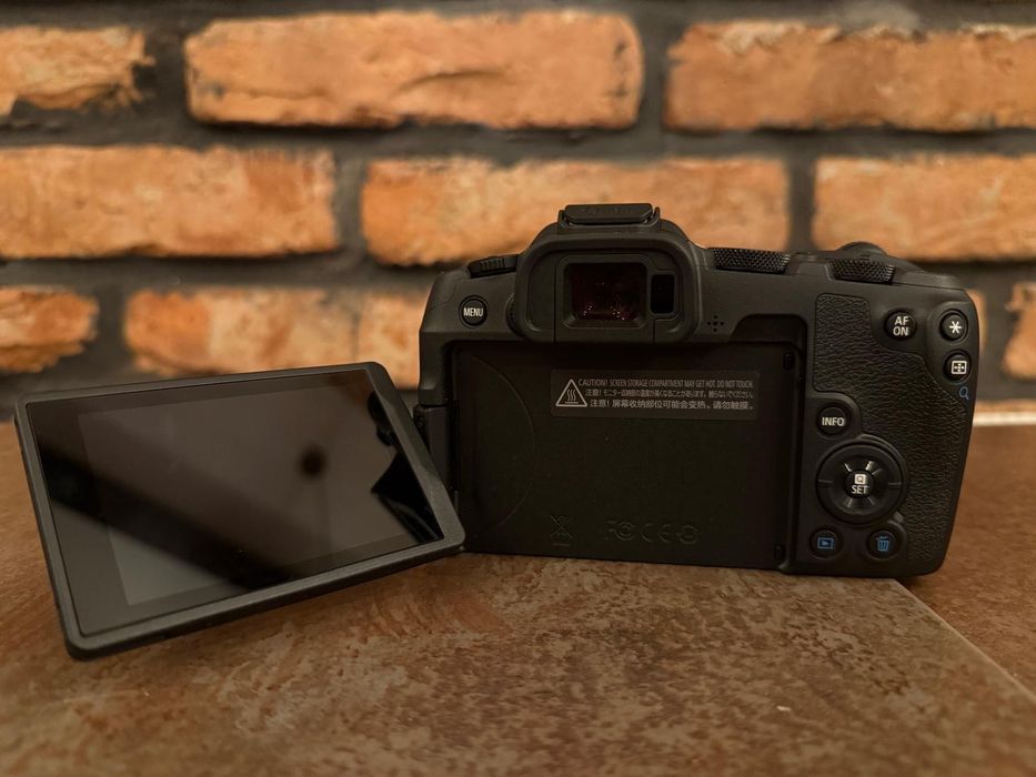 Canon R8 + 50mm si Obiectiv Canon RF 24-105mm f/4 L IS USM