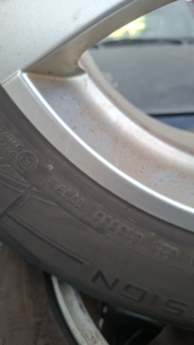 Vand 2 seturi roti complete pentru suv cu anvelope 235/65/17