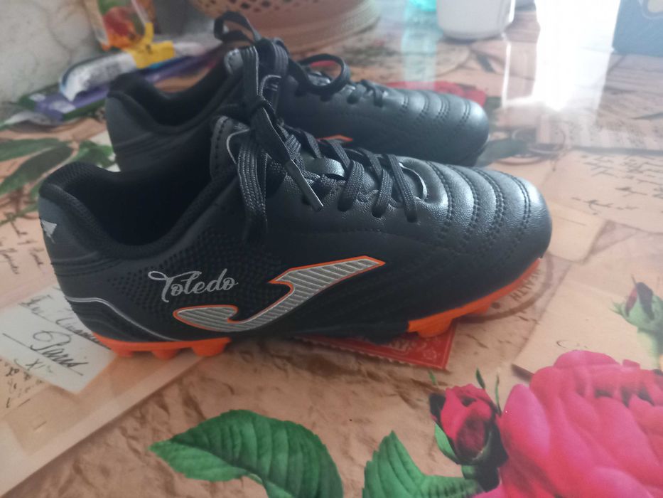 Adidași de fotbal