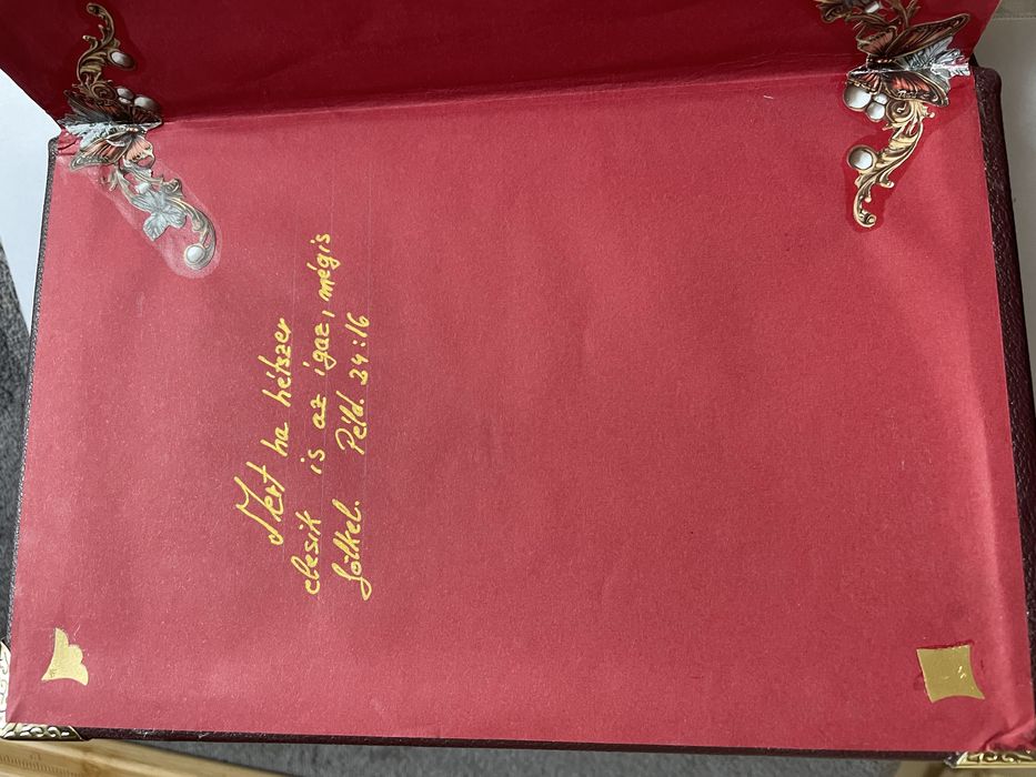 Personalizare Biblii pe limba  maghiară si română
