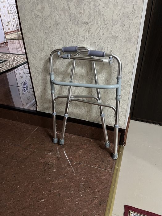 Ходунок для взрослых