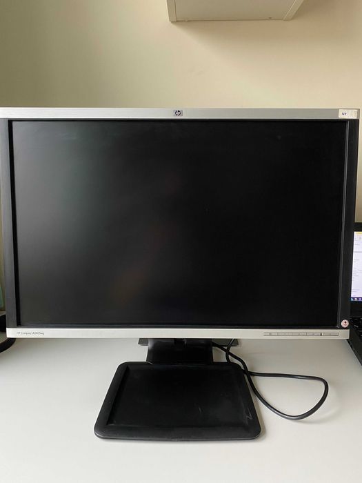 Офис Монитор HP LA2205wg 22" инча