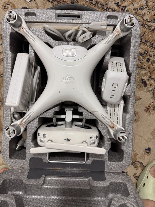 Дрон квадрокоптер phantom 4 pro plus