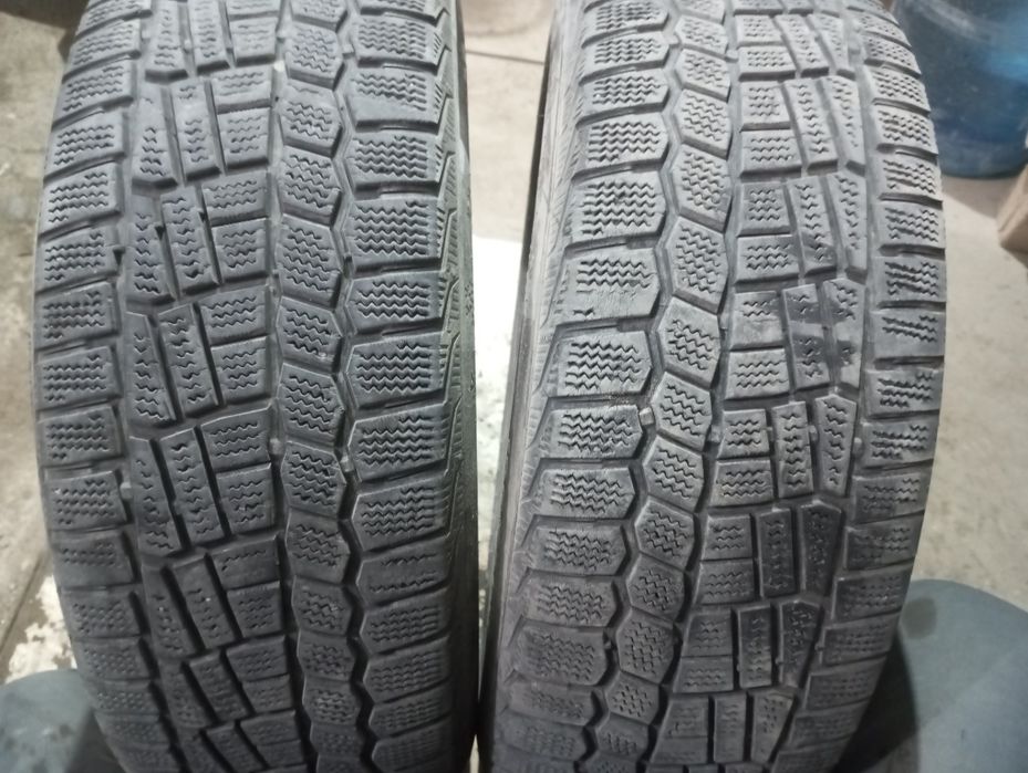 Продам резину зимнюю пара за 10000