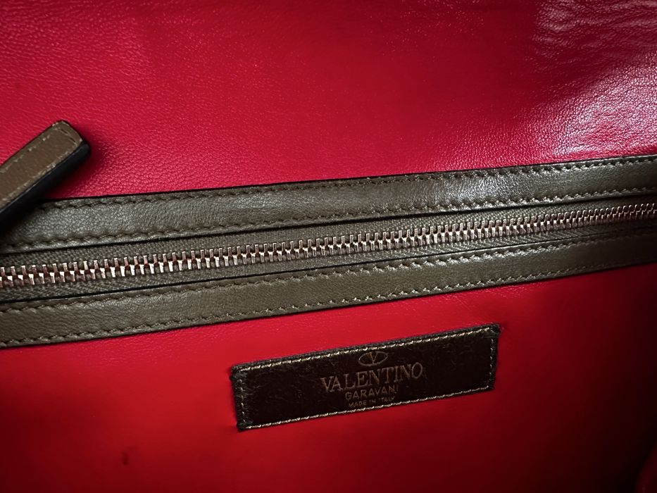 Оригинална чанта на Valentino Garavani Rockstud