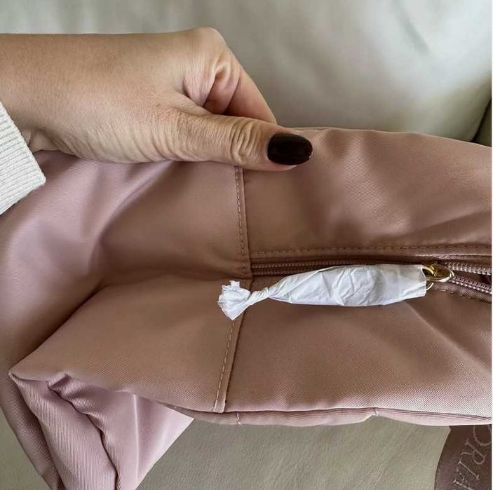 Victoria’s Secret Duffle Bag голяма чанта с метално златисто лого