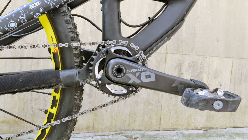 YT Capra CF Pro Race, 27.5 М, BOS Deville 170 ход, 1x 11 SRAM XO1