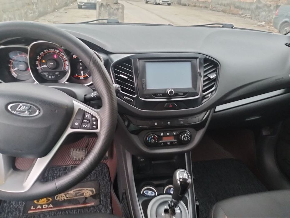 Продам Лада Vesta 1.8