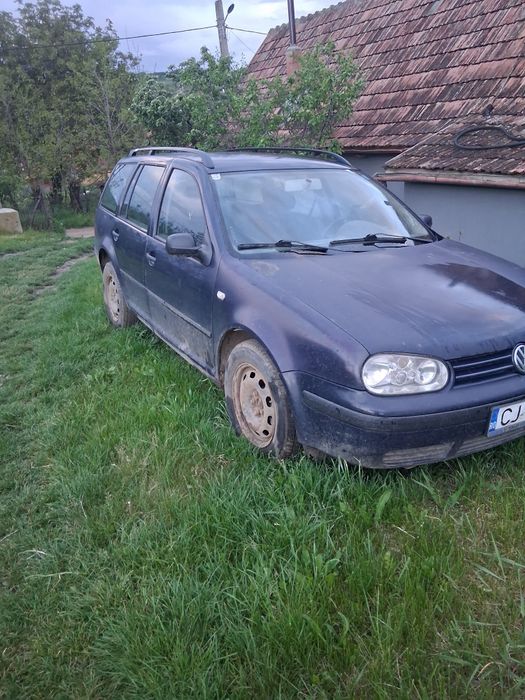 De vanzare golf patru