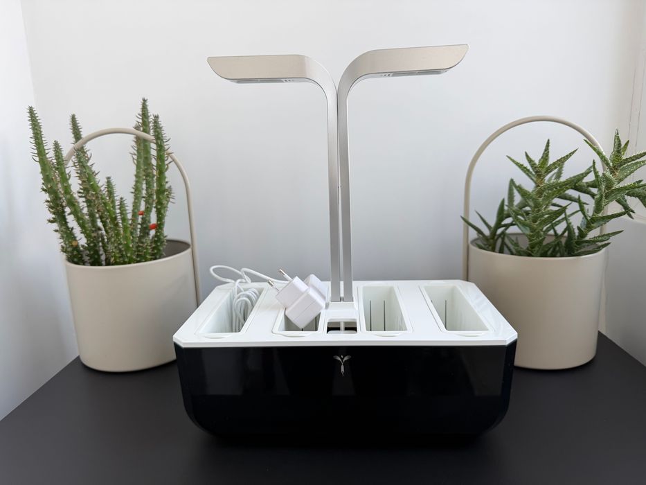 Домашна градина Veritable Smart, 4 броя пълнители, черна