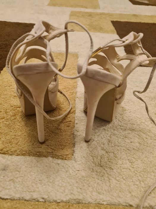 Sandale cu toc, mărimea 35
