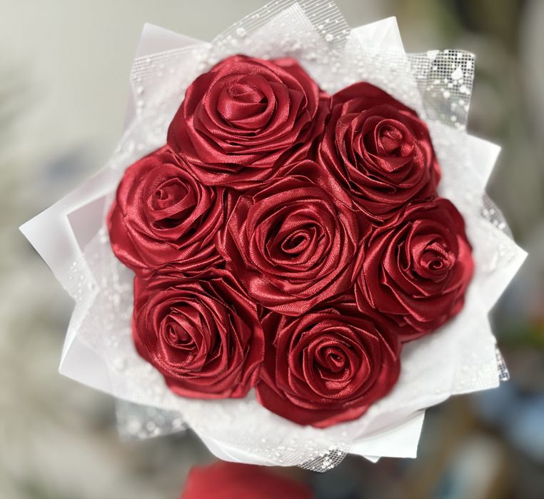 Buchet de flori din satin