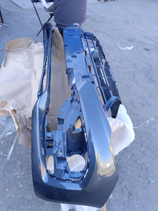 Бампер лада Веста в цвет