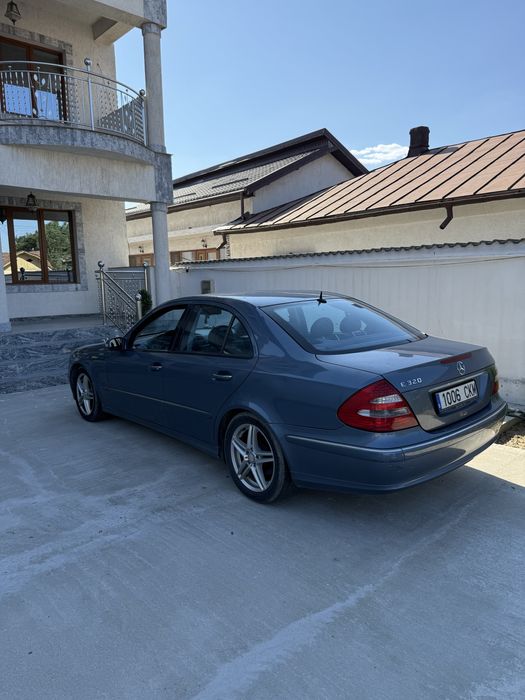 Mercedes Eclass e320 benzina