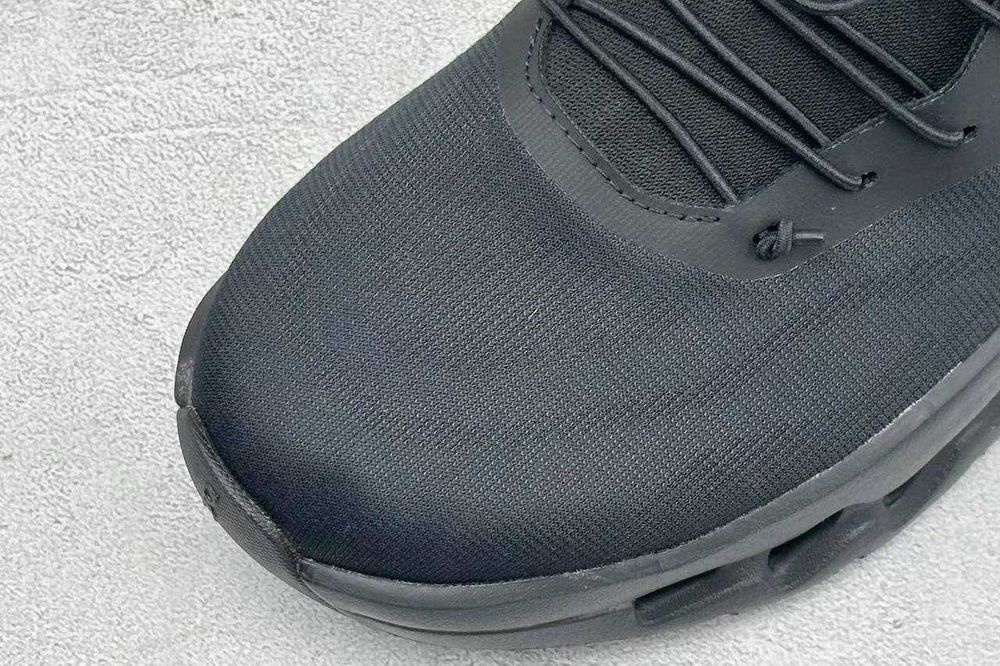 Продавам нови мъжки маратонки On Cloudtilt Hi sneaker black