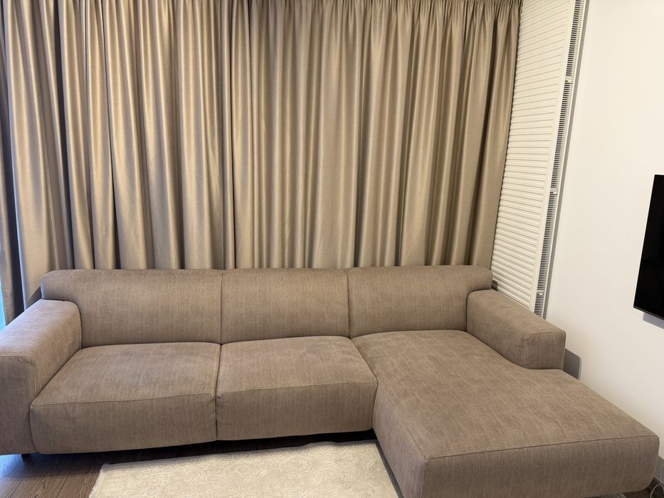 Coltar / Canapea cu sezlong premium ROVERE model Vesta Taupe - Ca Noua
