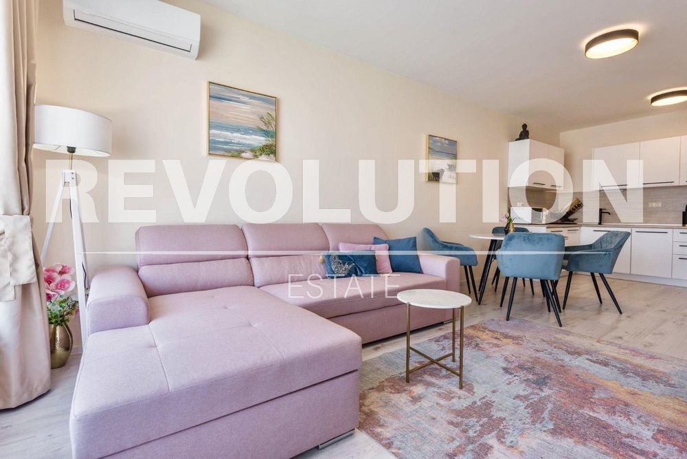 Дава се под наем Двустаен апартамент в Варна, Аспарухово - 70 кв.м за 600 € - Снимка #1