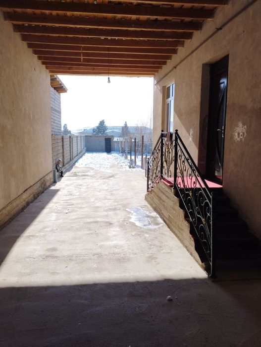 Uchastka Dala hovli uy