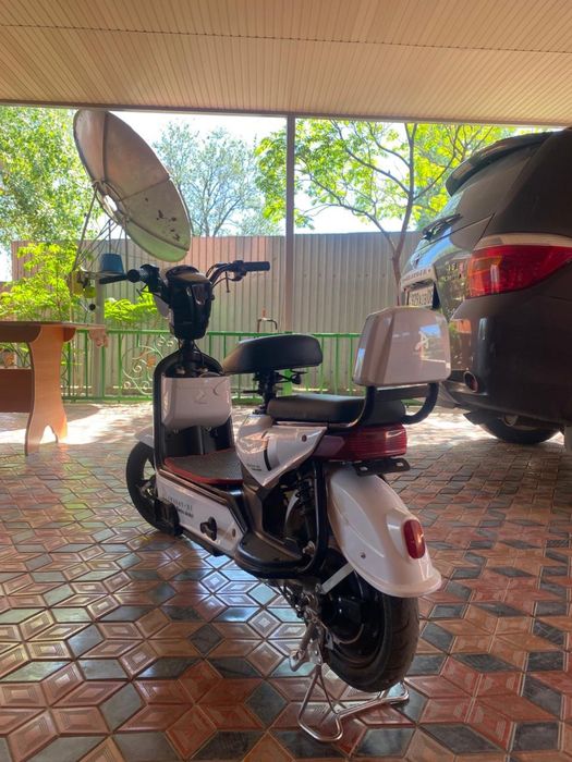 Продам мопед электрический