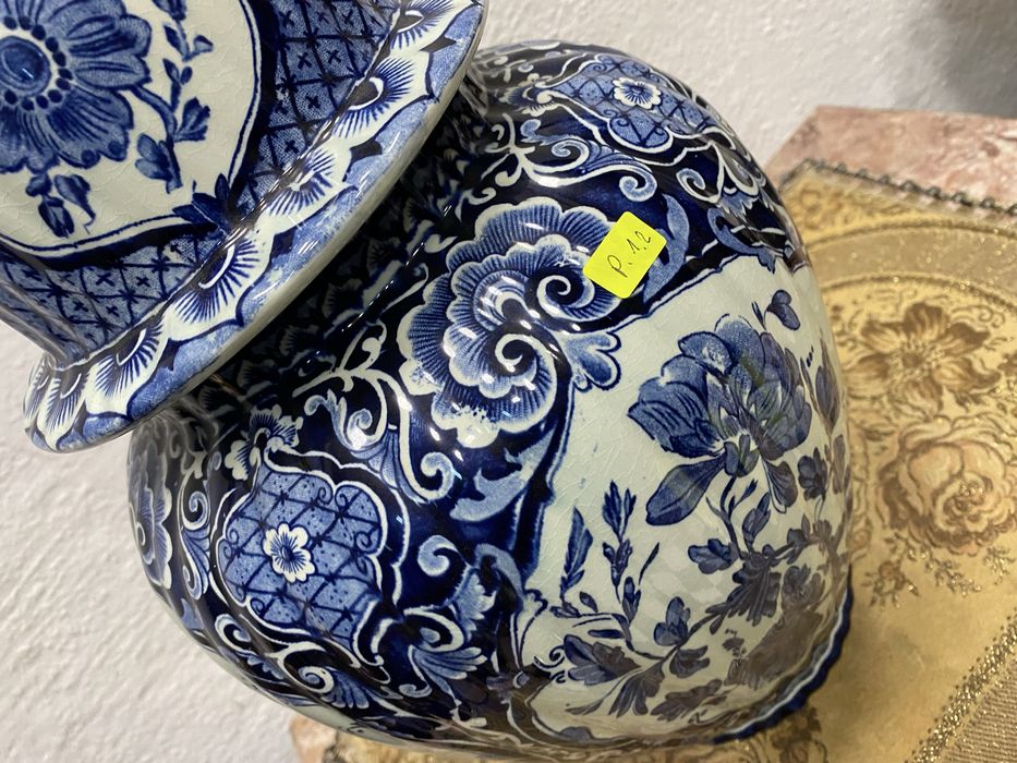 Голяма холандска порцеланова ваза на делфт