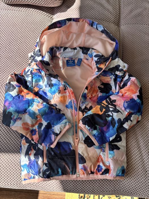 Продам куртку для девочки