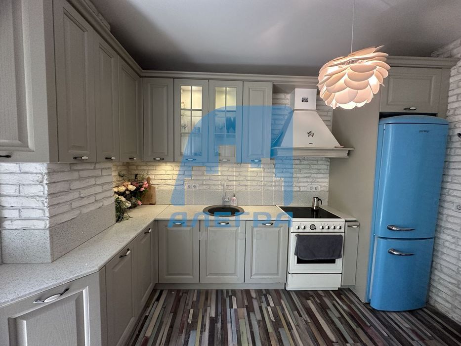 2-стаен в София-Изток площ 110 цена 1000