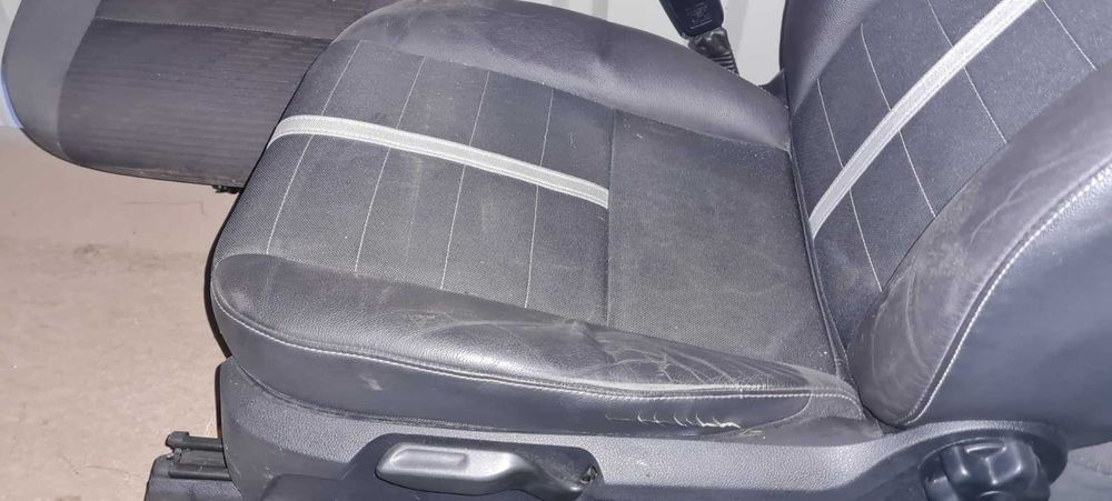 САЛОН / СЕДАЛКИ ЗА ФОРД КУГА  2010 г. Ford Kuga   – 800 лв.