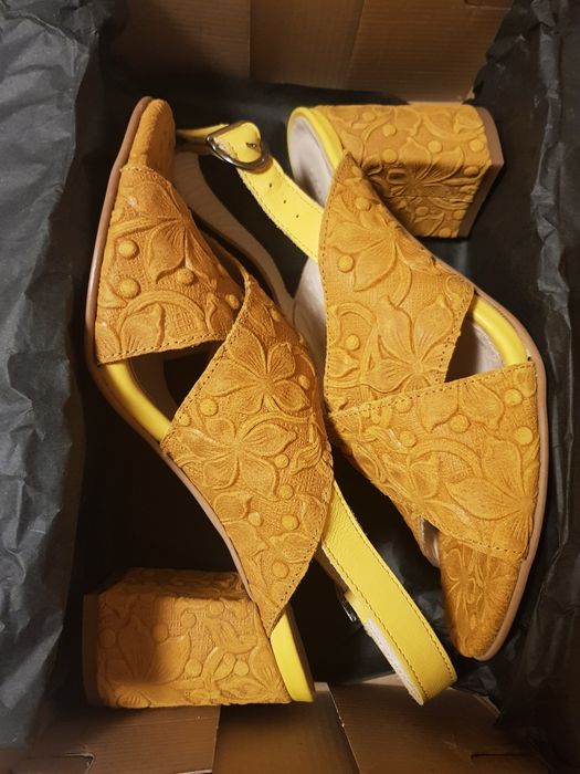 Елегантни сандали MARTINI