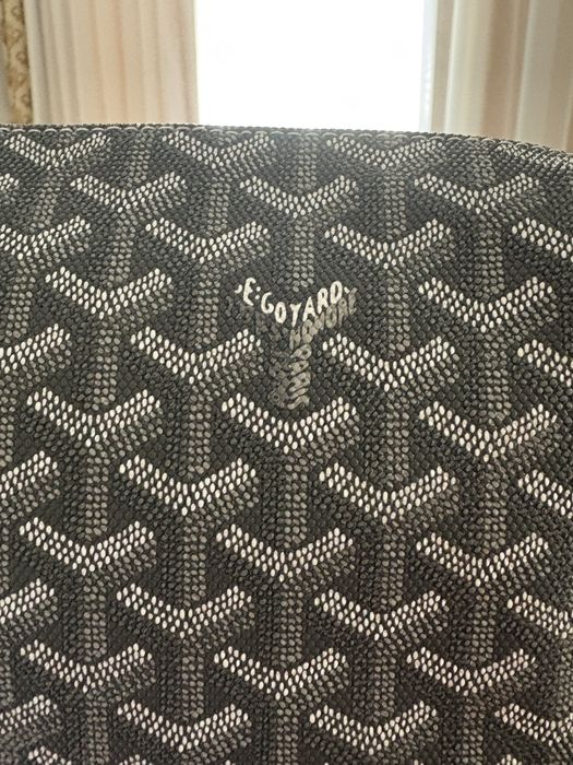 gentuta de mana goyard