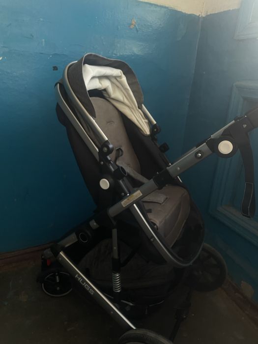 Продаётся коляска 3в1