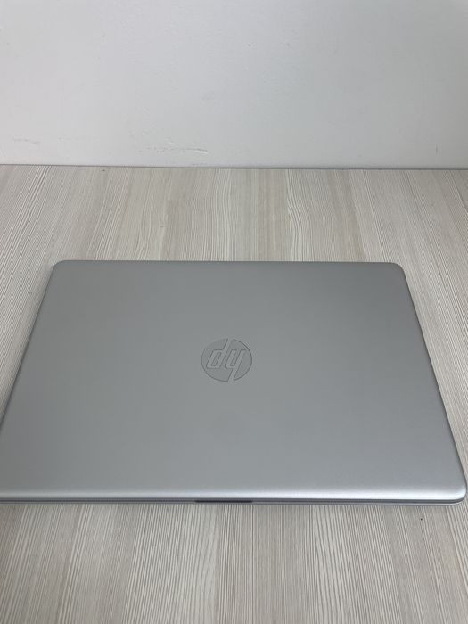 Ноутбук HP i5-10