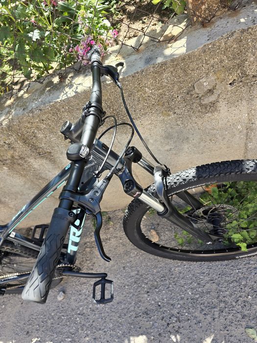Trek Marlin 6 29 цола 1х10 Deore Shimano L размер Хидравлични дискови спирачки Регулируема вилка Алуминиев