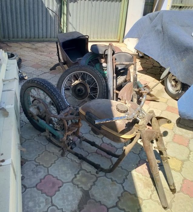 Продам запчасти на мотоцикл Урал