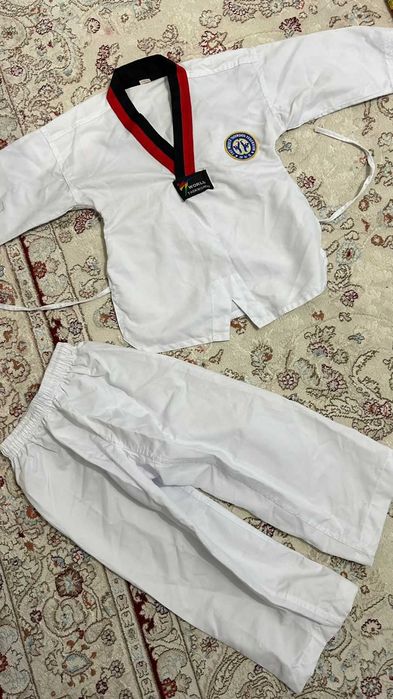 Продается новый "добок" (кимоно для тхэквондо)