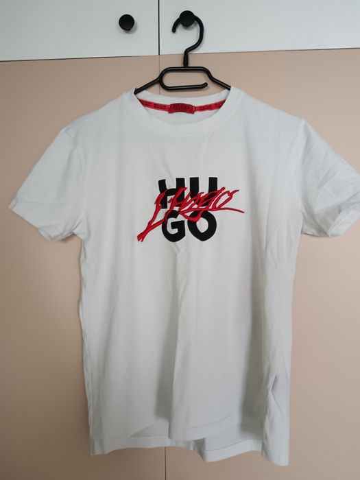 Продавам тениска на Hugo!